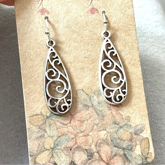 Vintage Style Silver Tone Hoop Dangle Earrings - Picture 3 of 5